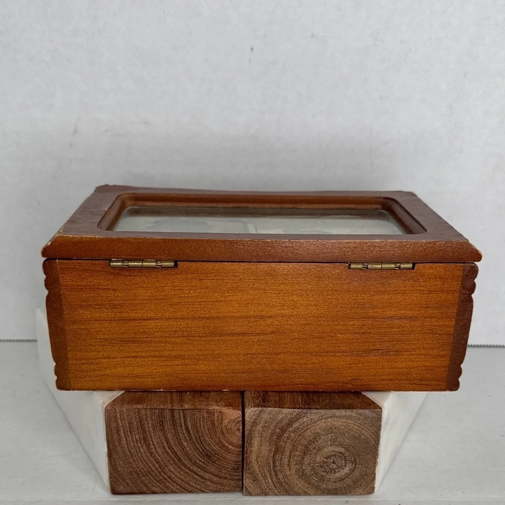 Vintage Linden Wooden Jewelry/Trinket Box with Etched Glass Flowers & Hinged Lid